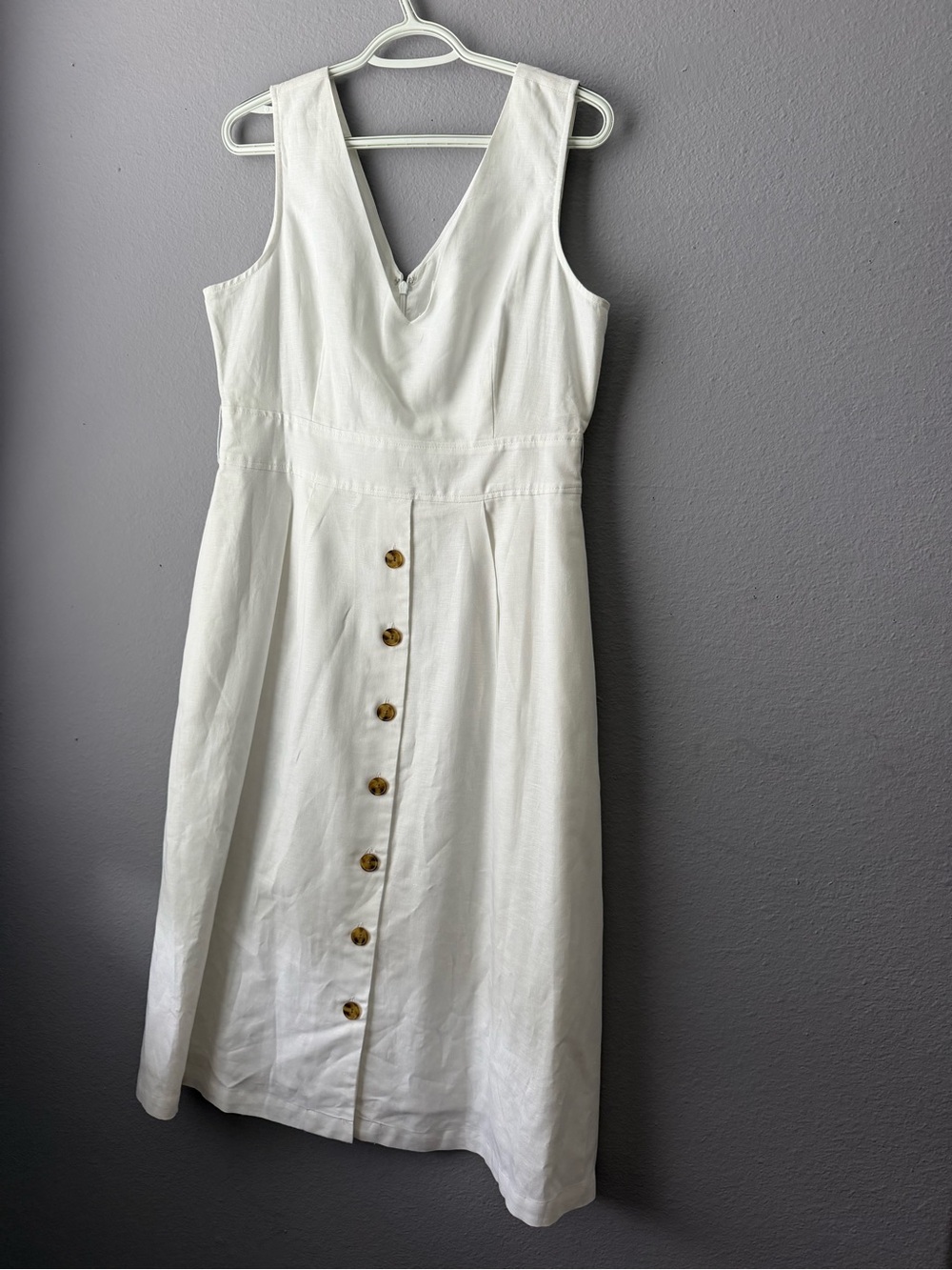 GAP White Sleeveless V-Neck Button-Front Dress